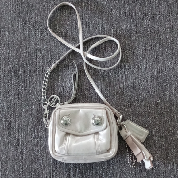 🖤VERY RARE Coach🖤 - Taupe Poppy Nano Crossbody - Picture 1 of 12